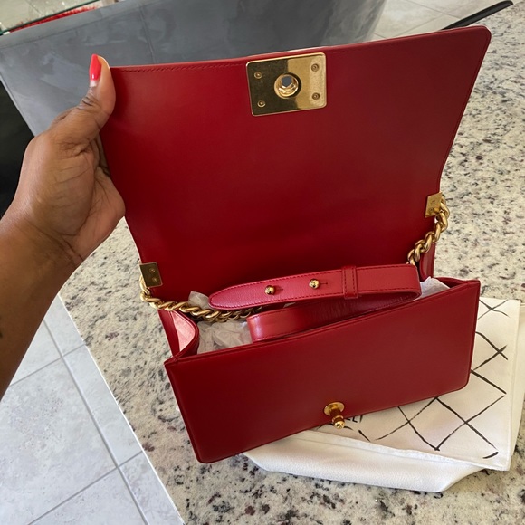 ❌SOLD❌Calfskin Quilted Medium Boy - Picture 5 of 9